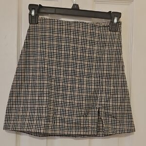 Hollister Black and Cream Checkered A-Line Skirt